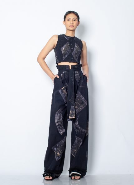 Black Yura Crop batik Top