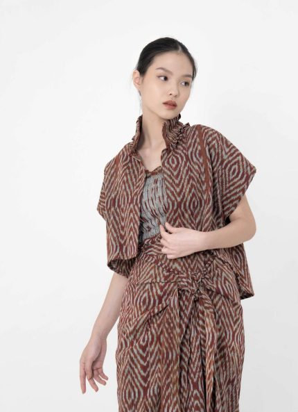 Brown Monteal Tenun Crop Outer