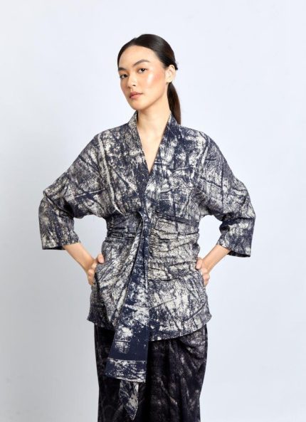 Black Dahayu Batik Top
