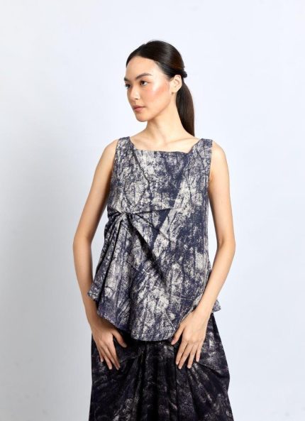 Black Ayoe Batik Top