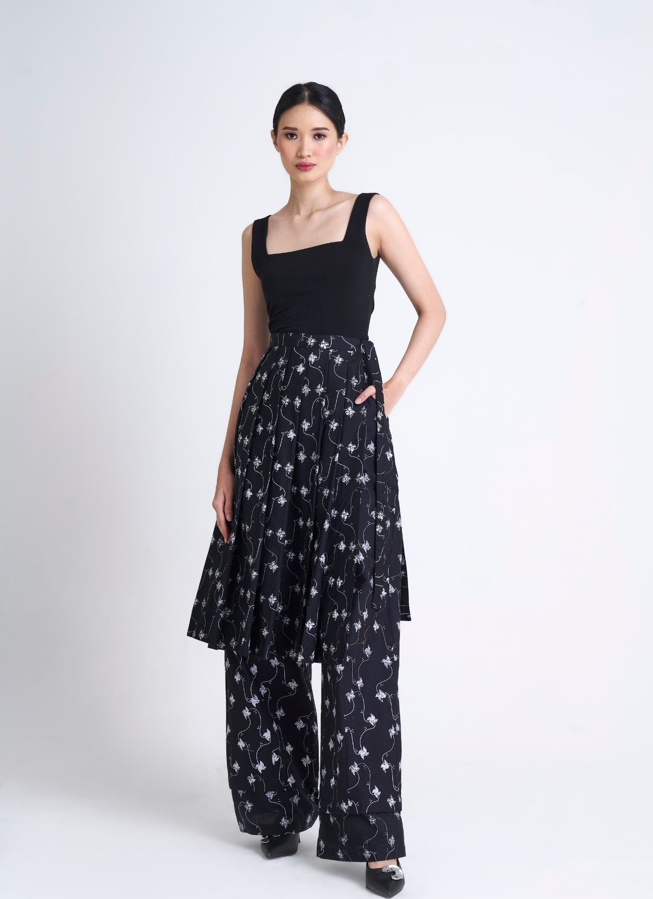 Black Loka Reversible Batik Apron