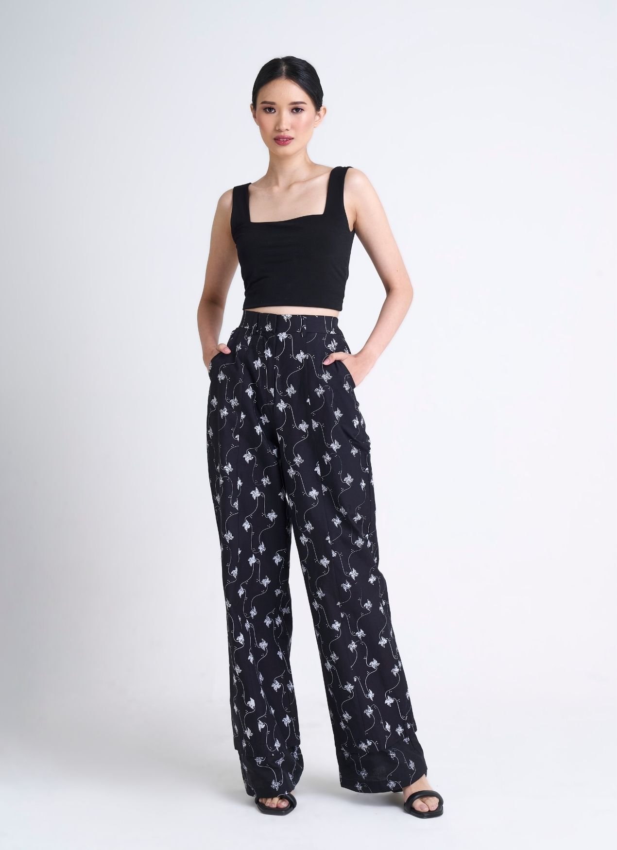 Black Akasa Batik Pants