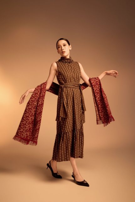 Bhramara Red Cotton Jacquard Selendang Multiways